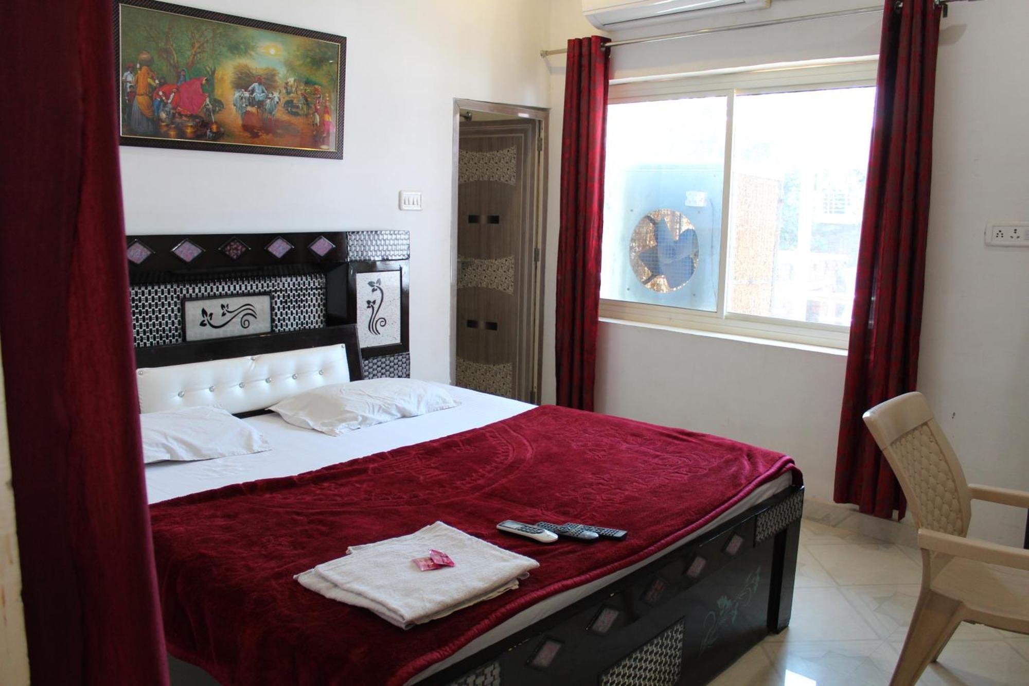 Hotel Sunset Orchha Exterior foto