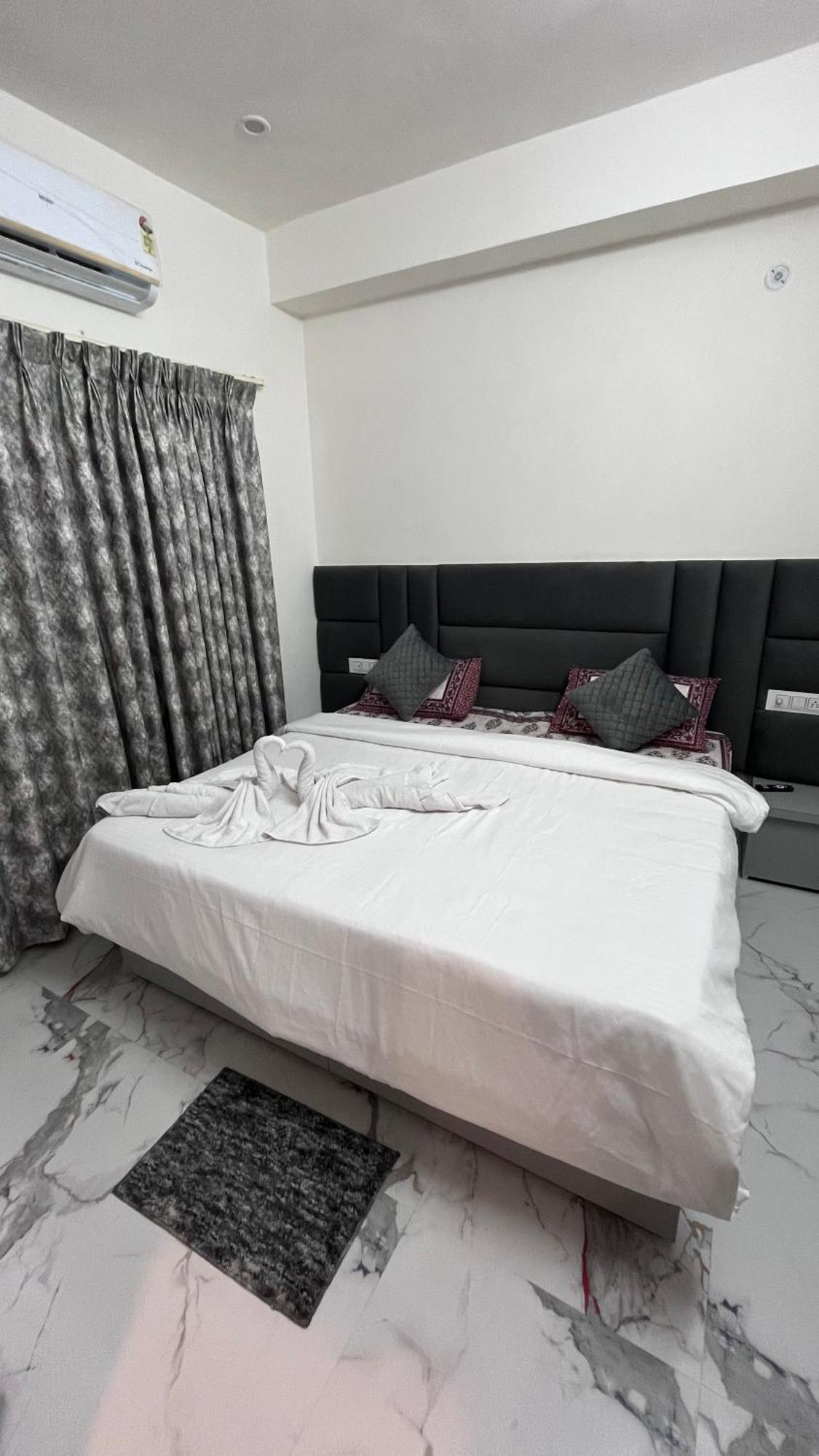 Hotel Sunset Orchha Exterior foto